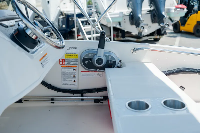 Slide: The Image of Boston Whaler 130 Super Sport 2027 - 13