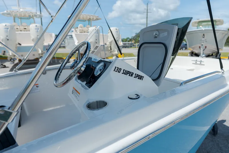 Slide: The Image of Boston Whaler 130 Super Sport 2027 - 11
