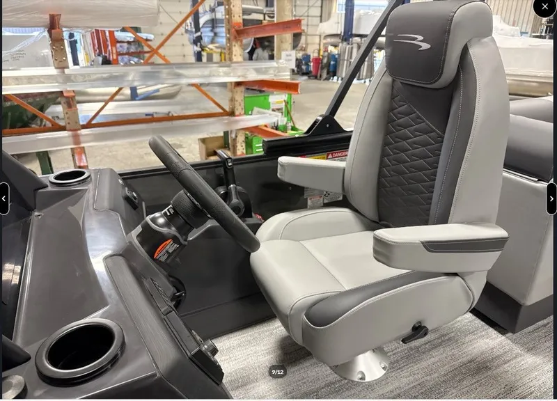 Slide: The Image of Interior of a 2026 Bennington 23SSR SPS LTD TRI boat. - 11