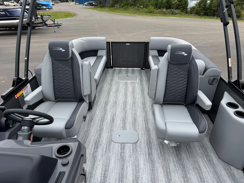 Slide: The Image of Interior of 2026 Bennington 23SSR SPS LTD TRI pontoon boat. - 25