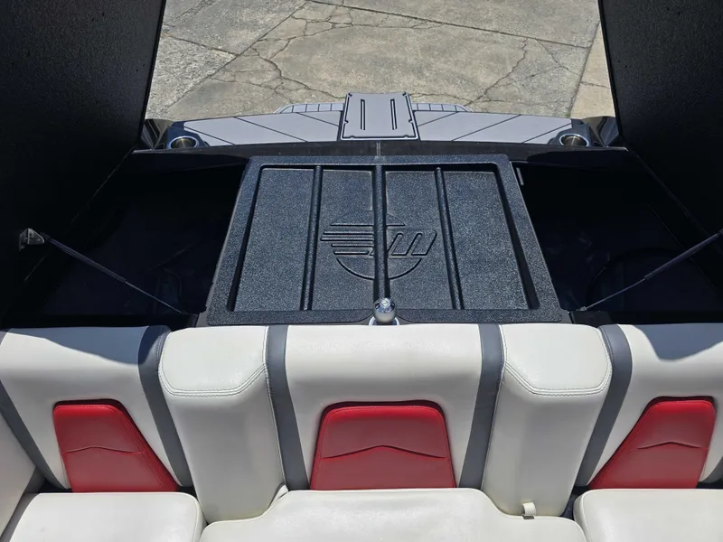 Slide: The Image of Malibu Wakesetter 21 MLX 2019 - 8