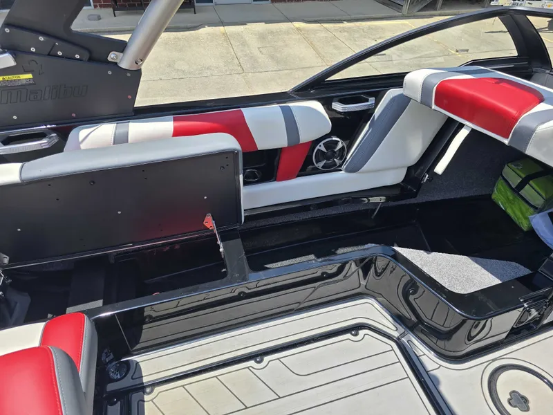 Slide: The Image of Malibu Wakesetter 21 MLX 2019 - 6