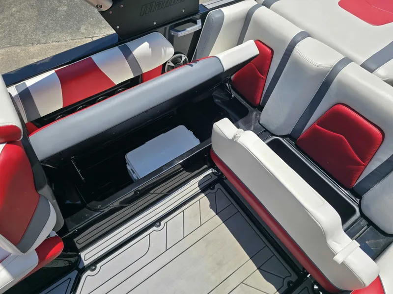 Slide: The Image of Malibu Wakesetter 21 MLX 2019 - 7