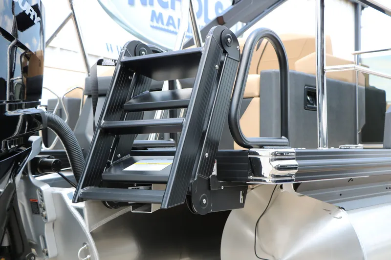 Slide: The Image of Evotti 725 CS Arch Tri Toon 2026 with folding ladder. - 12