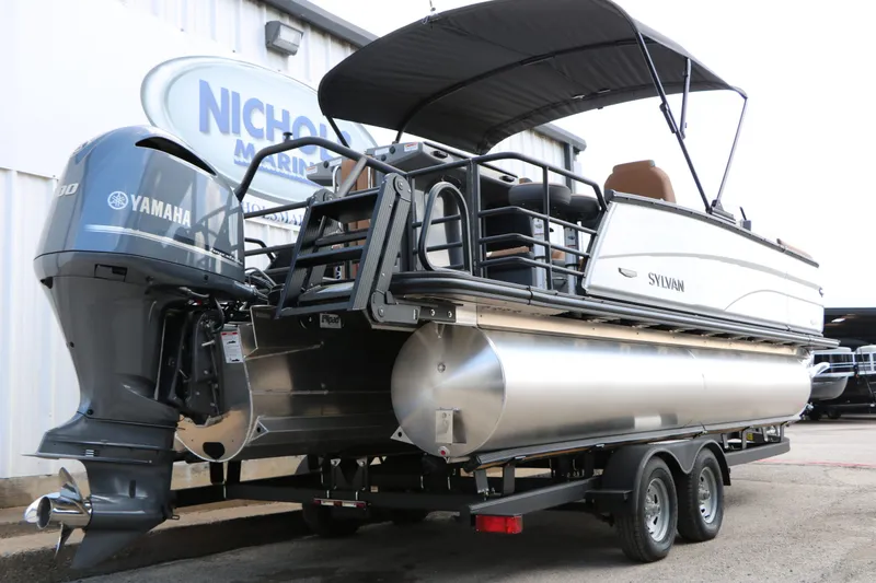 Slide: The Image of Sylvan L3 DLZ Bar Platinum Edition Tri Toon 2026 with Yamaha engine. - 13