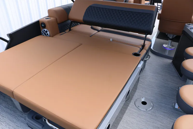 Slide: The Image of Luxurious seating in Sylvan L3 DLZ Bar Platinum Edition 2026. - 31