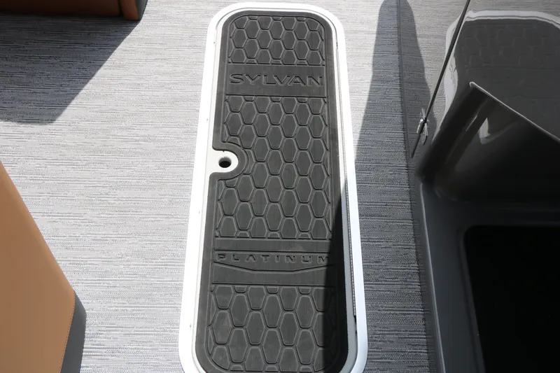Slide: The Image of Sylvan L3 DLZ Bar Platinum Edition floor mat, 2026 model. - 42