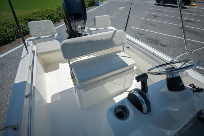 Slide: The Image of Boston Whaler 170 Montauk 2027 - 15