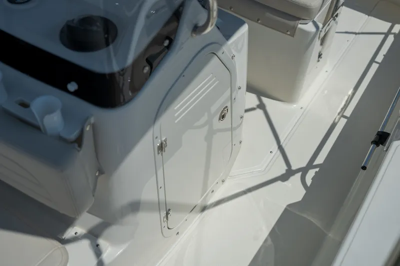 Slide: The Image of Boston Whaler 170 Montauk 2027 - 12