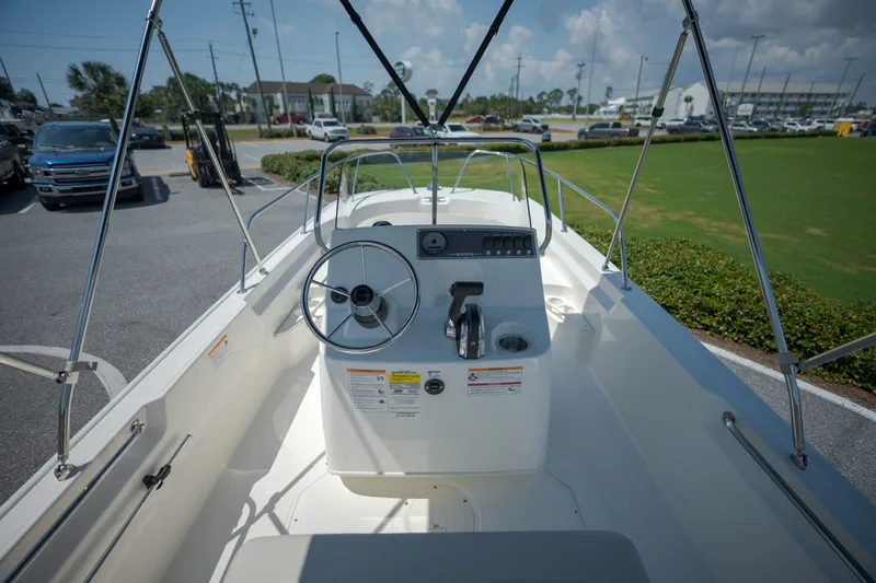 Slide: The Image of Boston Whaler 170 Montauk 2027 - 14