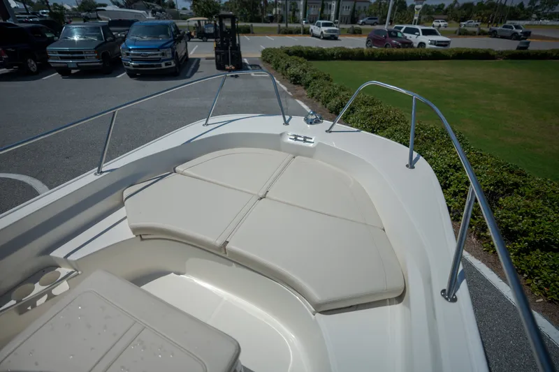 Slide: The Image of Boston Whaler 170 Montauk 2027 - 8