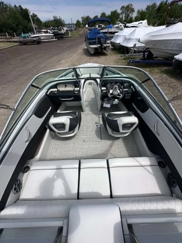 Slide: The Image of Crownline Boats 210 SS 2024 - 18