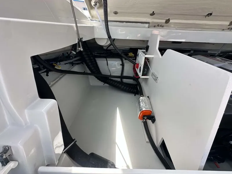 Slide: The Image of Crownline Boats 210 SS 2024 - 21