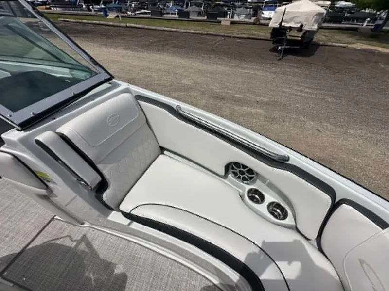 Slide: The Image of Crownline Boats 210 SS 2024 - 6