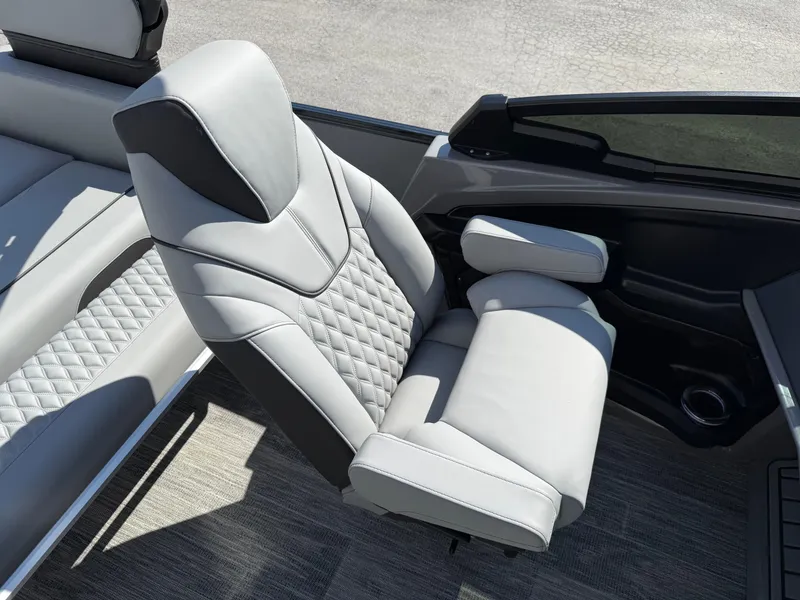 Slide: The Image of Luxurious seating in Avalon 2585 EXCALIBUR LTD 2026 boat. - 5
