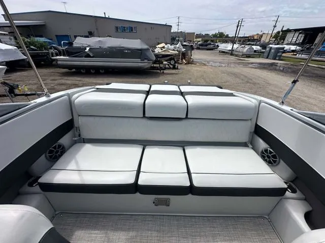 Slide: The Image of Crownline Boats 210 SS 2024 - 15