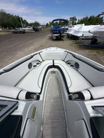Slide: The Image of Crownline Boats 210 SS 2024 - 3