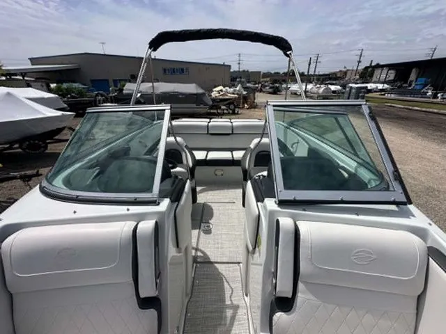 Slide: The Image of Crownline Boats 210 SS 2024 - 7