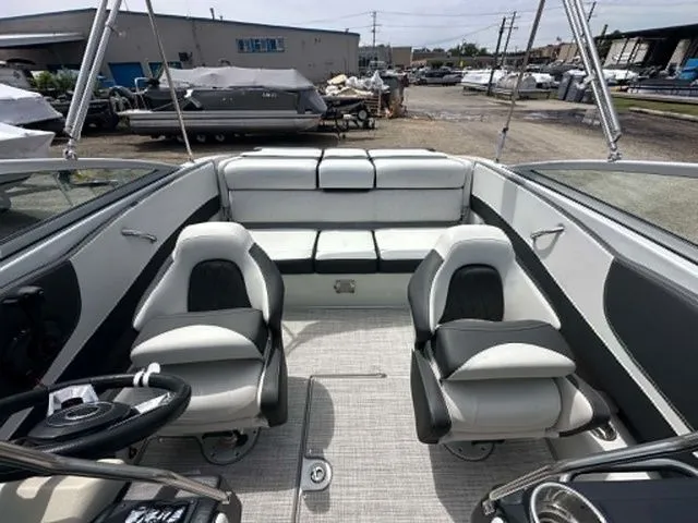 Slide: The Image of Crownline Boats 210 SS 2024 - 9