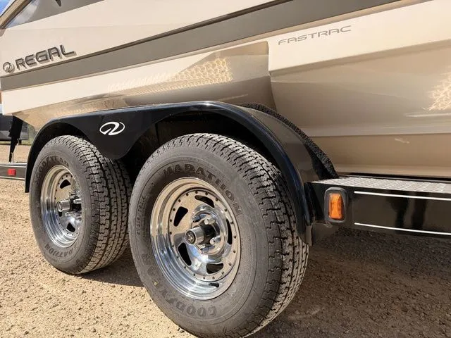 Slide: The Image of Regal 2300 Bowrider 2015 - 11