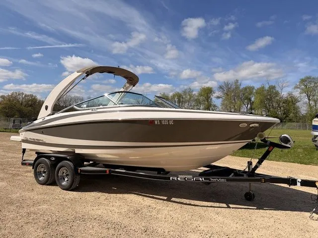 Slide: The Image of Regal 2300 Bowrider 2015 - 13