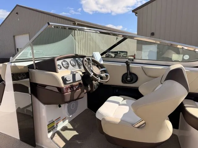Slide: The Image of Regal 2300 Bowrider 2015 - 15