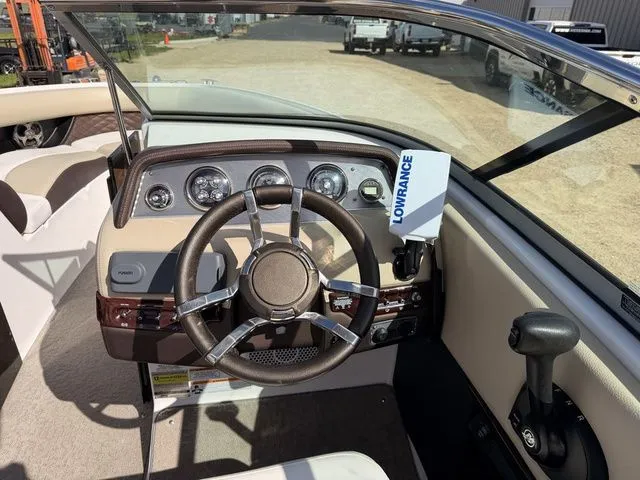 Slide: The Image of Regal 2300 Bowrider 2015 - 16