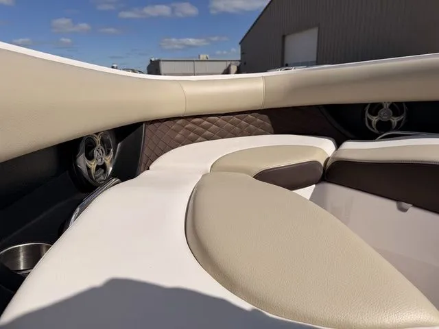 Slide: The Image of Regal 2300 Bowrider 2015 - 21
