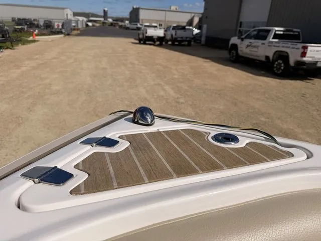 Slide: The Image of Regal 2300 Bowrider 2015 - 22