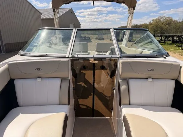 Slide: The Image of Regal 2300 Bowrider 2015 - 25