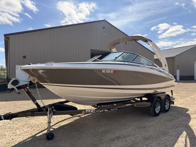 Slide: The Image of Regal 2300 Bowrider 2015 - 3