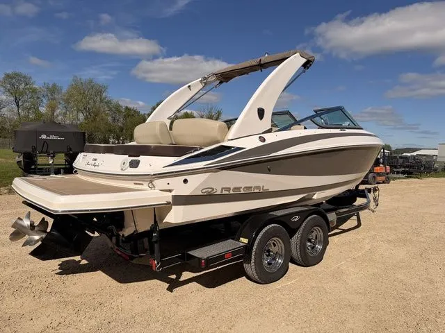 Slide: The Image of Regal 2300 Bowrider 2015 - 8