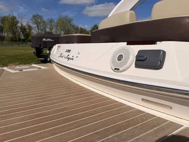 Slide: The Image of Regal 2300 Bowrider 2015 - 9