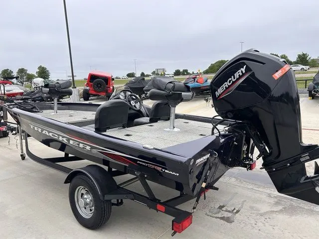 Slide: The Image of 2022 Tracker Pro Team 175 TXW boat with Mercury engine. - 5