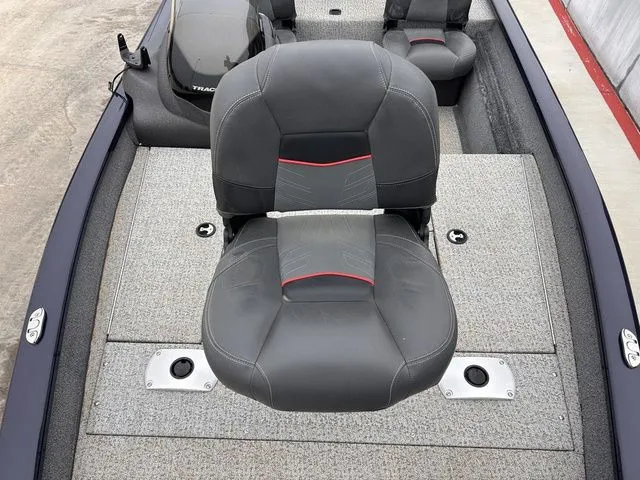 Slide: The Image of 2022 Tracker Pro Team 175 TXW boat with gray seat. - 9