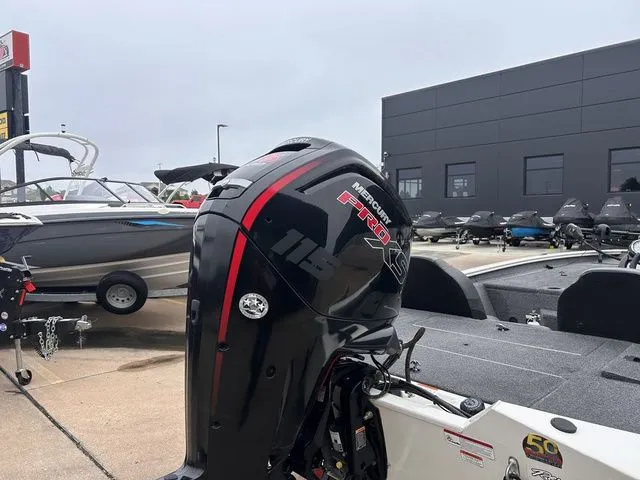Slide: The Image of 2022 Tracker Pro Team 190 TX with Mercury engine. - 4