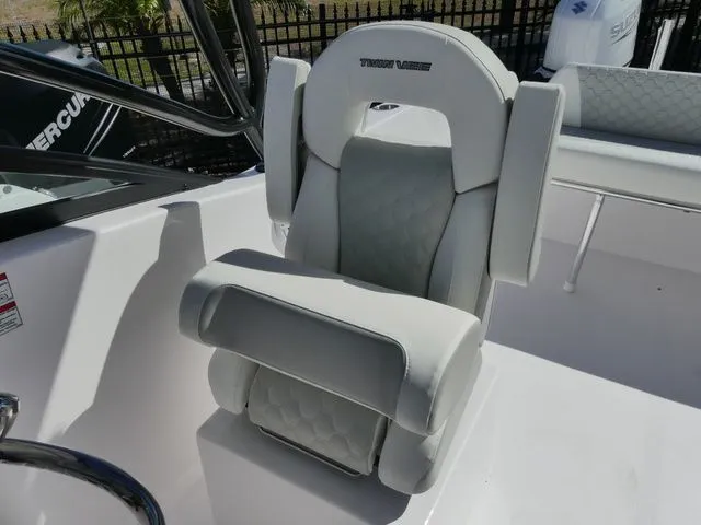 Slide: The Image of Twin Vee 240 GFX DUAL CONSOLE 2026 - 11