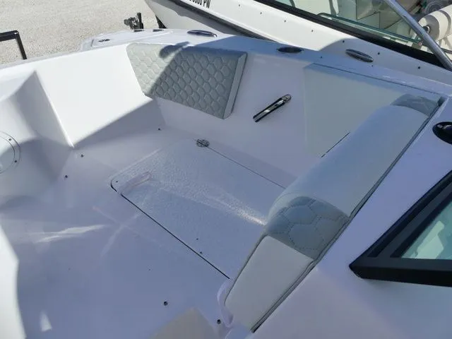 Slide: The Image of Twin Vee 240 GFX DUAL CONSOLE 2026 - 17