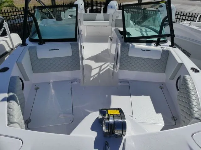 Slide: The Image of Twin Vee 240 GFX DUAL CONSOLE 2026 - 19