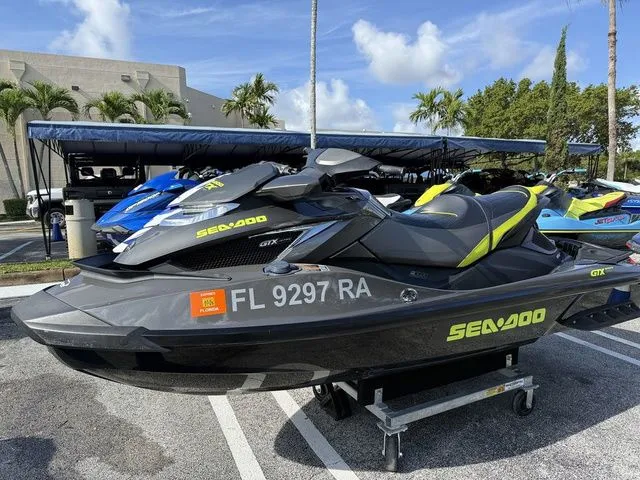 Slide: The Image of Sea-Doo GTX 2015 - 3