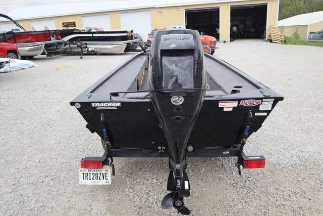 Slide: The Image of Tracker Panfish 16 2019 - 3