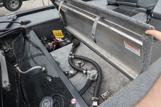 Slide: The Image of Tracker Panfish 16 2019 - 5