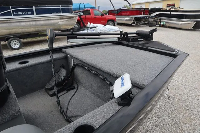 Slide: The Image of Tracker Panfish 16 2019 - 6