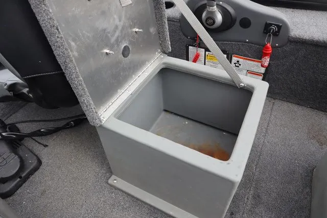 Slide: The Image of Tracker Panfish 16 2019 - 9