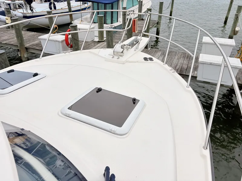 Slide: The Image of Cutwater 288 Coupe 2022 - 10