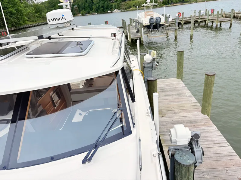 Slide: The Image of Cutwater 288 Coupe 2022 - 13