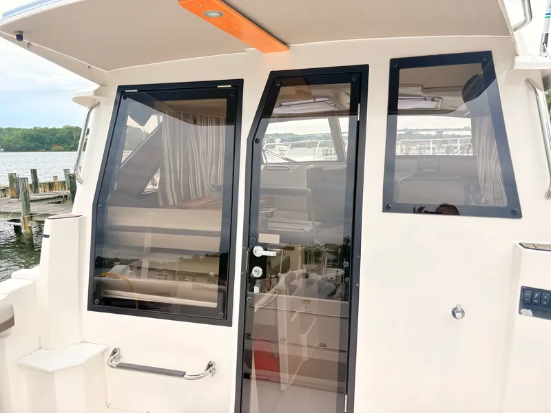 Slide: The Image of Cutwater 288 Coupe 2022 - 14