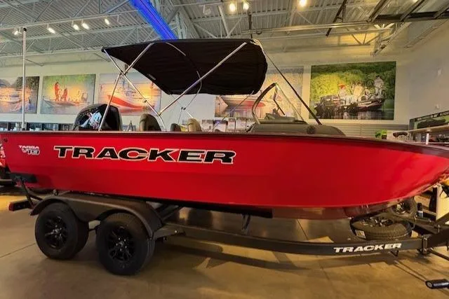 The Image of Tracker Targa V-19 Combo 2026 - 0