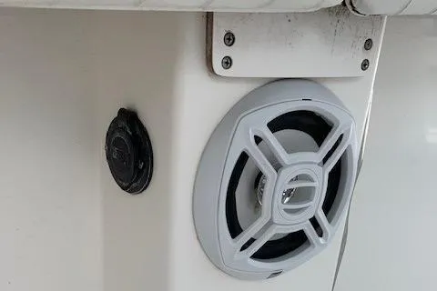 Slide: The Image of Speaker and outlet on 2006 Regulator 24 Classic boat. - 63
