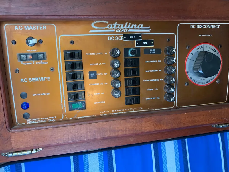 Slide: The Image of Catalina 27 1984 - 17